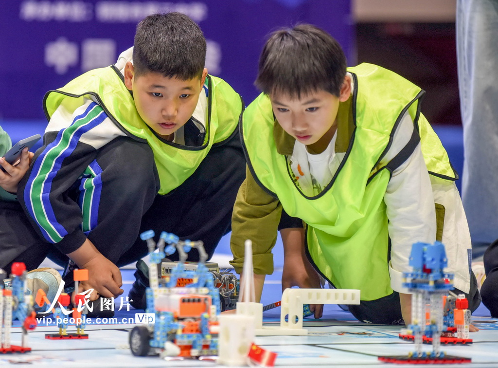 安徽銅陵：青少年機器人競賽舉行