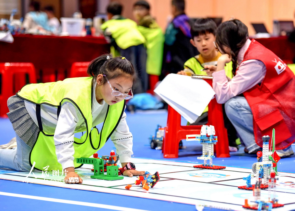 安徽銅陵：青少年機器人競賽舉行【2】