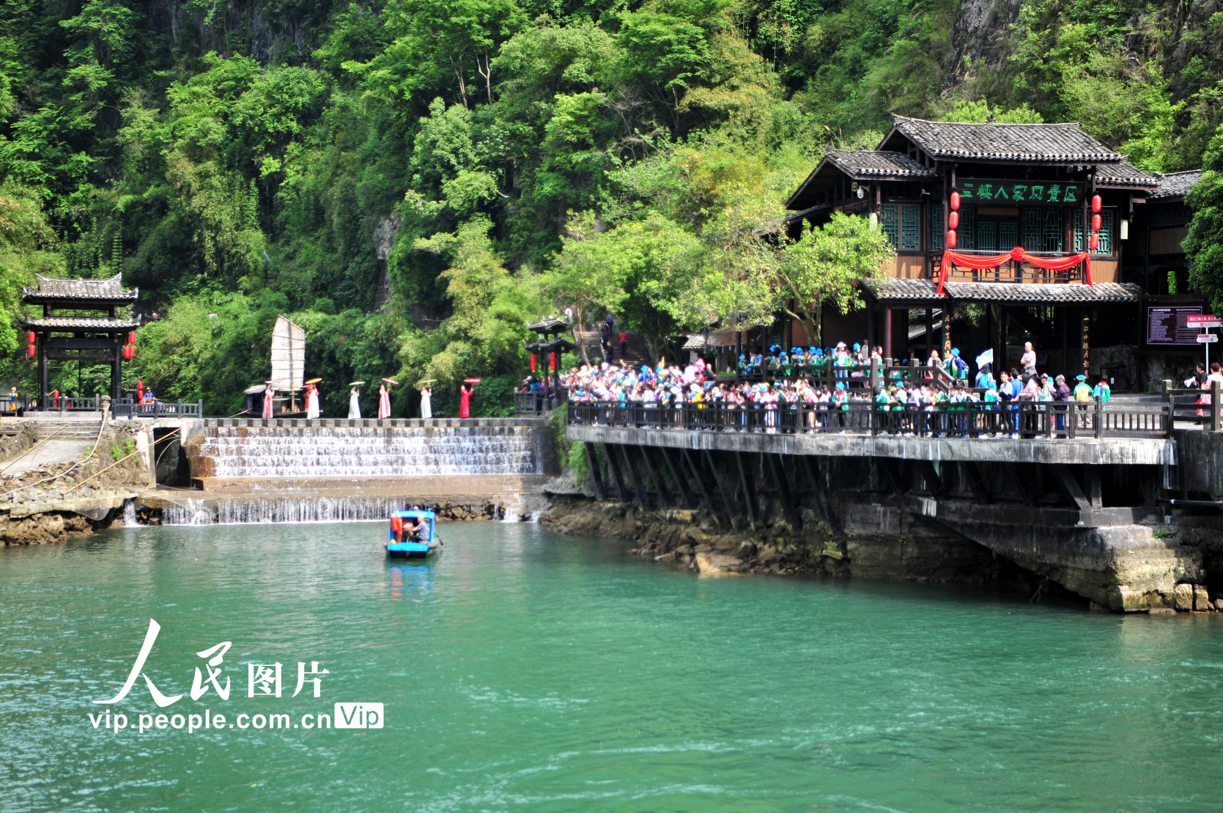 湖北宜昌：春日三峽旅游持續升溫【2】