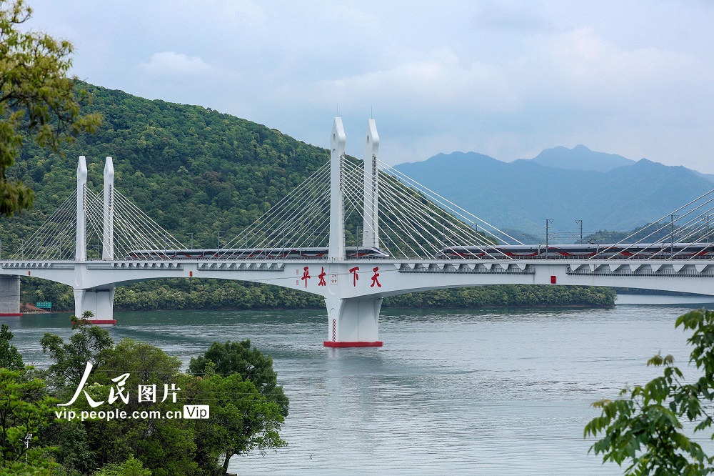 2024��4��26�գ������ֱ�ӳ���վ�ͻ�ɽ��վ�����ĸ����г��ڰ���ʡ��ɽ�л�ɽ��̫ƽ���ش��Ž��ᡣ