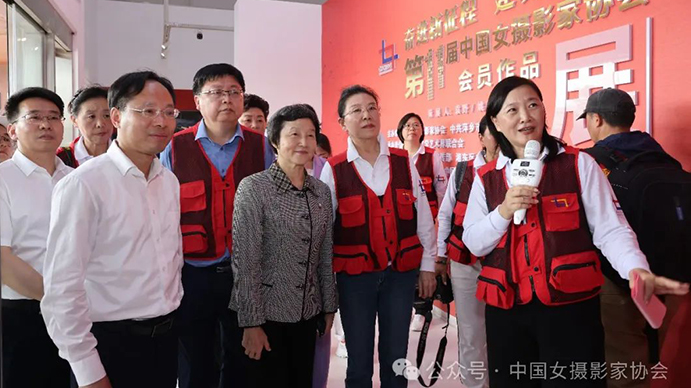  The 11th member works exhibition of China Women Photographers Association was successfully held, "Striving for a New Journey and Making Contributions to a New Era"