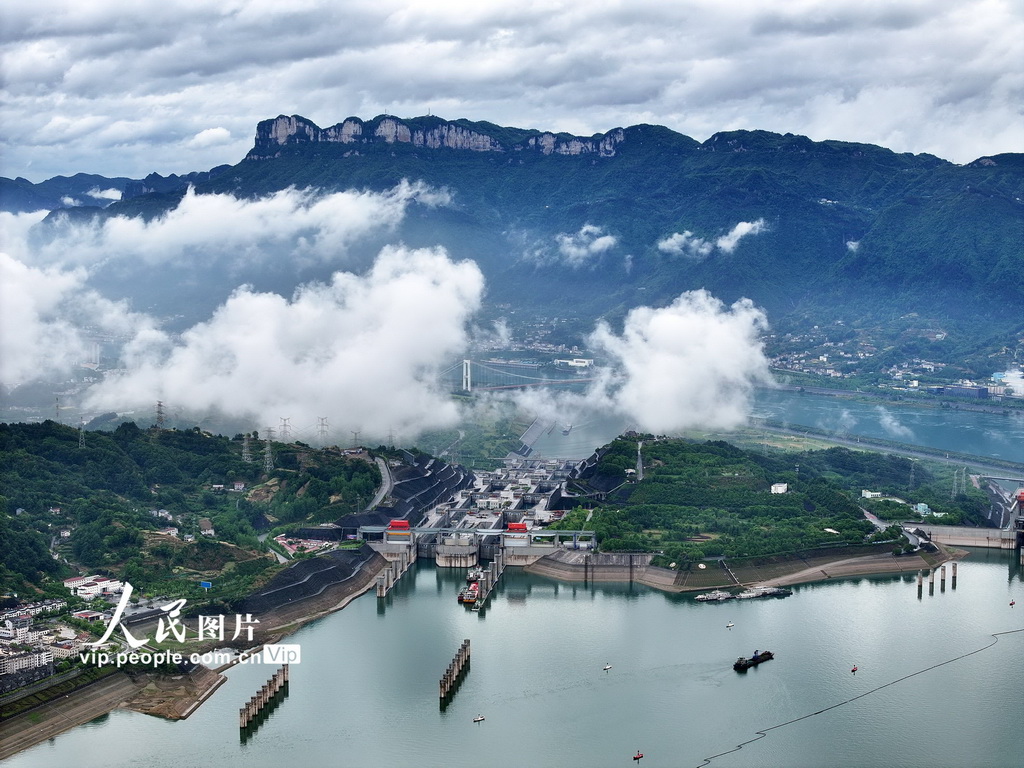 湖北宜昌：雨后三峽 水墨如畫