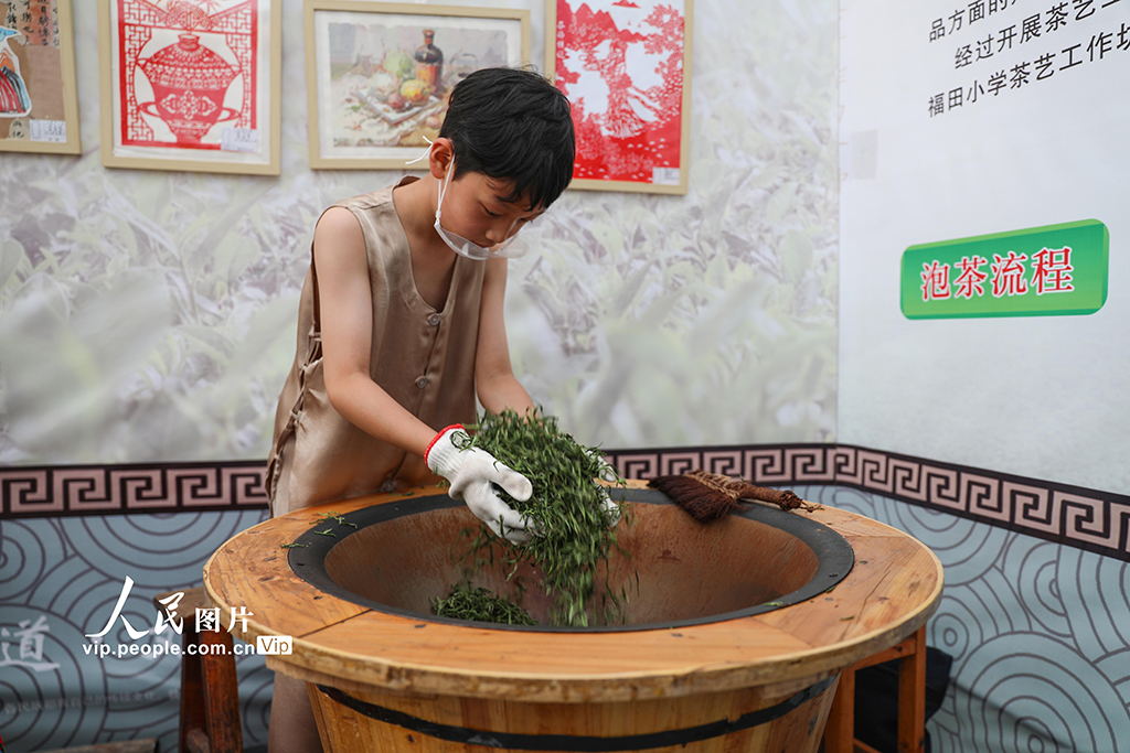 重慶巫山で教師と学生の文化芸術展示イベントが開催