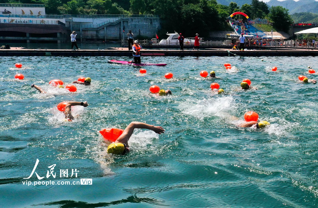 安徽黃山：競渡太平湖 健身“泳”向前【3】
