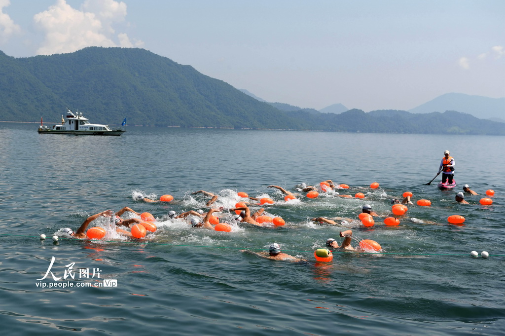 安徽黃山：競渡太平湖 健身“泳”向前【5】