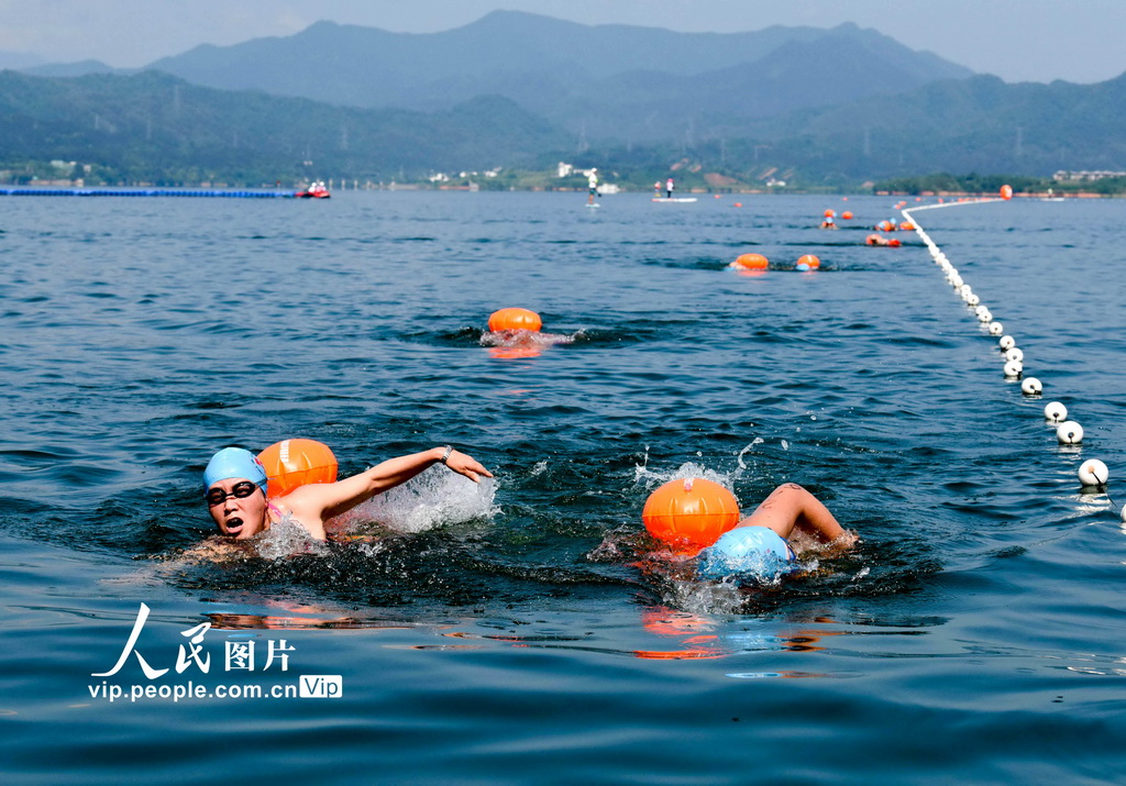 安徽黃山：競渡太平湖 健身“泳”向前【6】