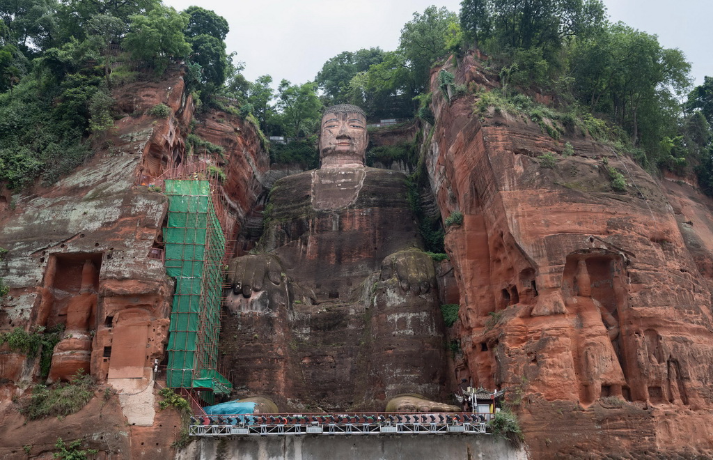 樂山大佛是一尊石刻彌勒佛坐像（6月4日攝）。