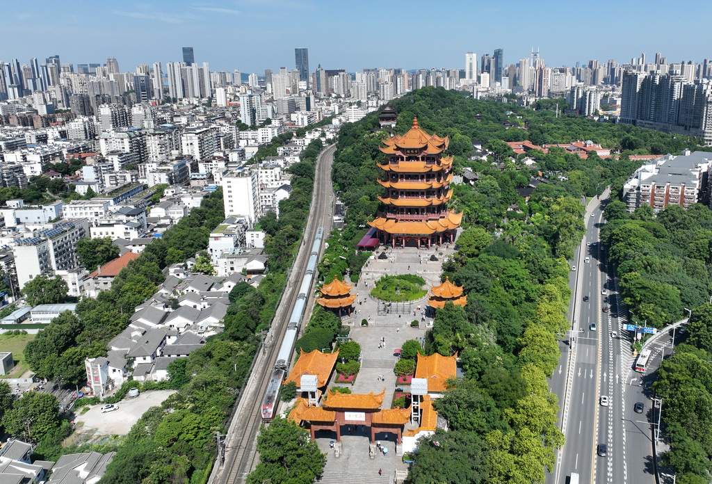 2024年6月3日在湖北省武汉市拍摄的黄鹤楼（无人机照片）。新华社记者 程敏 摄