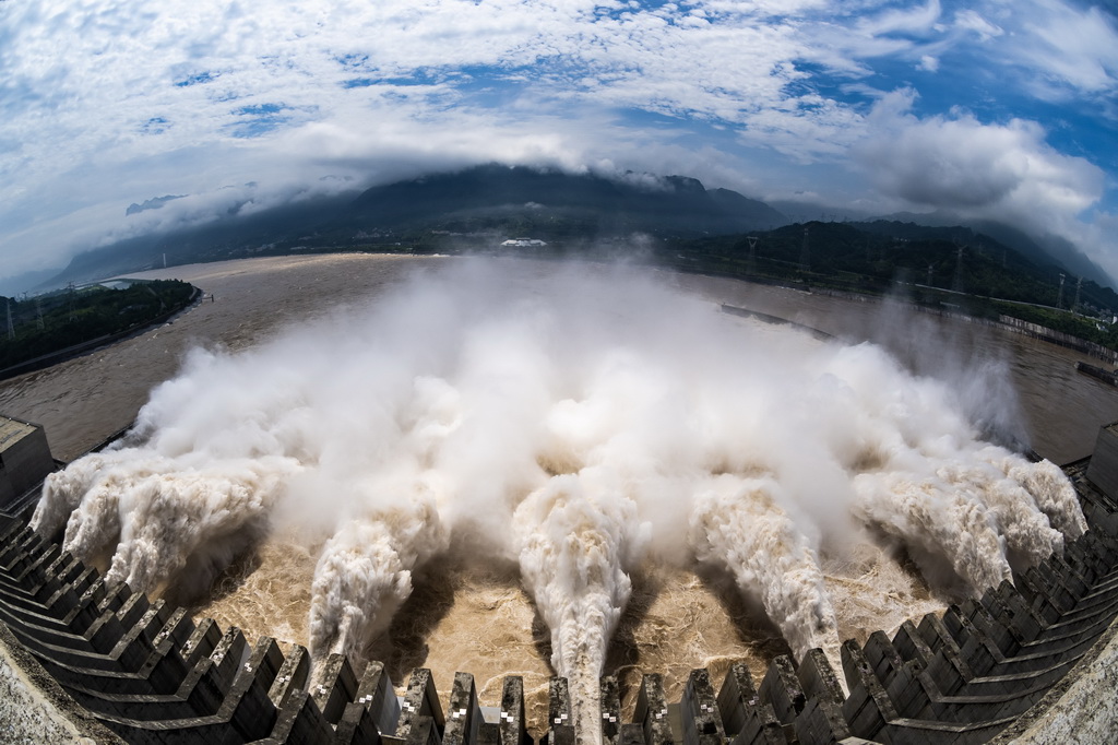 長江流域進入防汛關鍵期 三峽水庫9孔泄洪