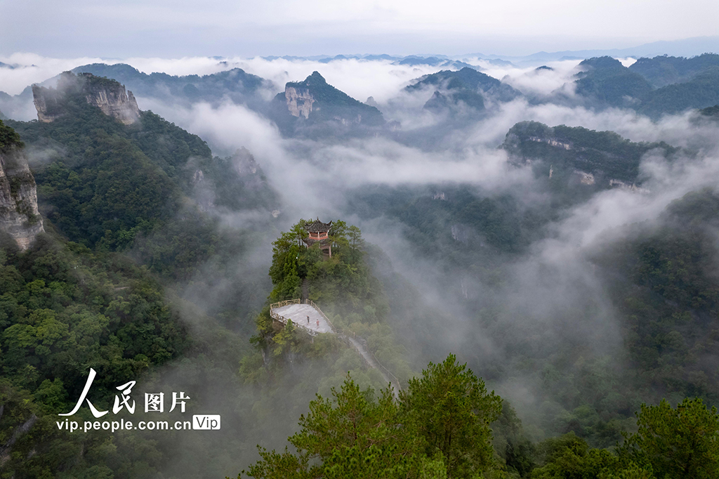 贵州施秉：夏日云台山美如画