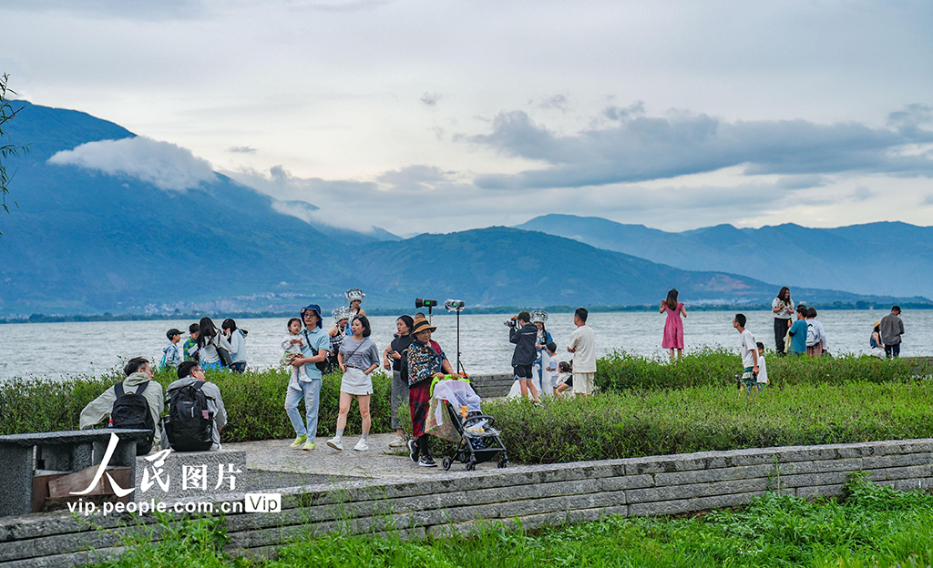 云南大理：苍山洱海醉游人