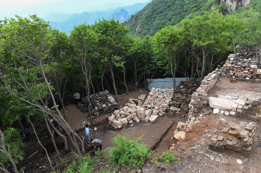 這是箭扣長城120號敵台考古現場（7月2日攝）。