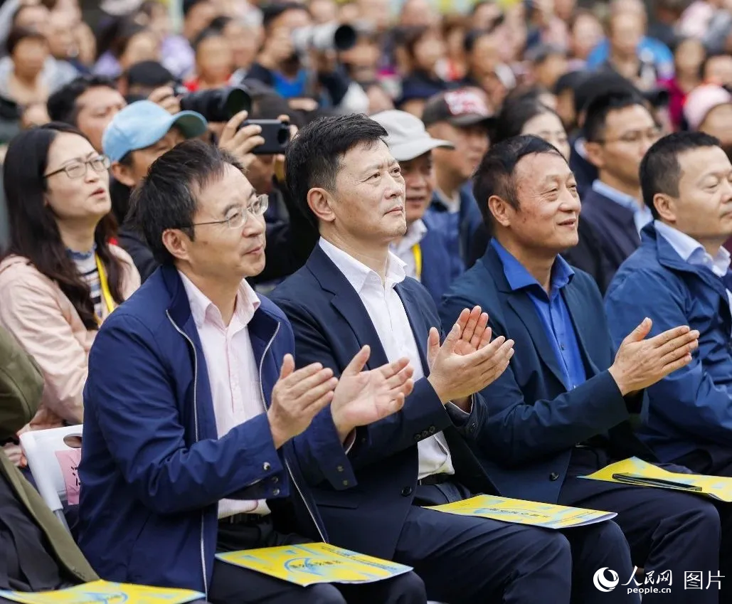 “城市精神·活力西南”第十七屆中國西南攝影聯展暨第29屆全國攝影藝術展覽精品展（四川巡展）開幕現場。中國攝影報社供圖