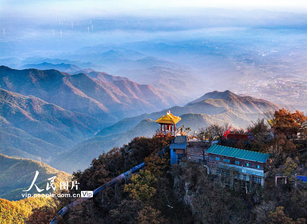 秋染王屋山