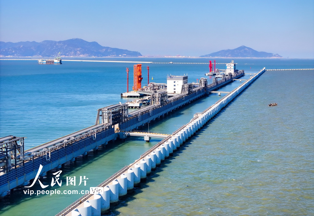 2024年11月6日拍攝都江蘇省連雲港港徐圩港區30萬噸級原油碼頭。