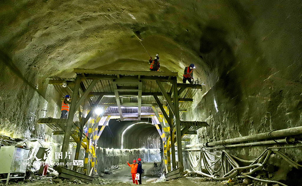 甘肃张掖：盘道山抽水蓄能电站建设忙【3】