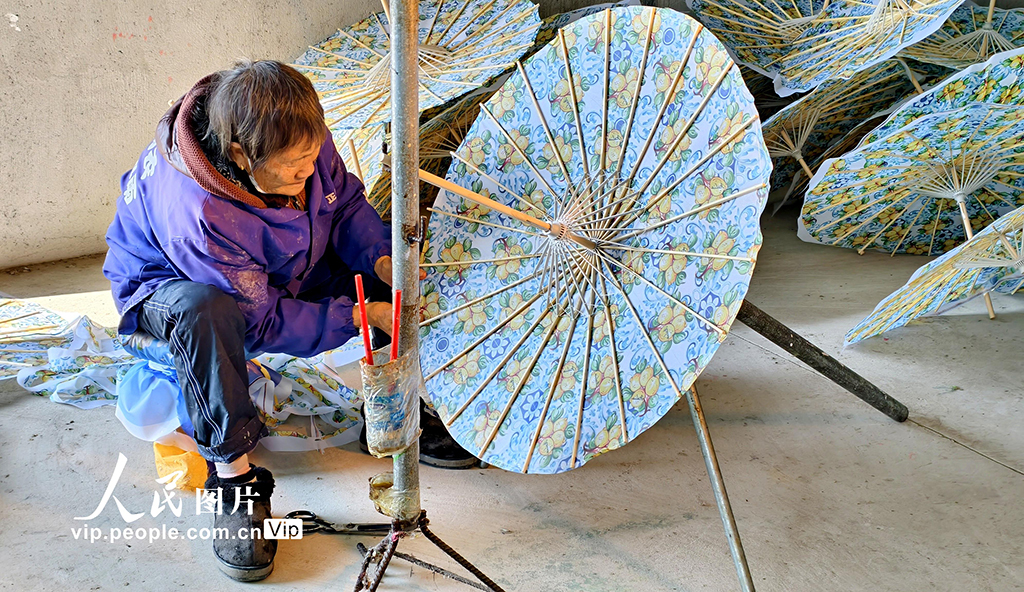 小小油紙傘 撐起致富路