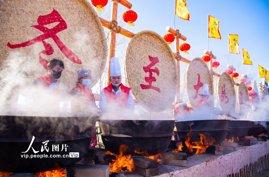 甘肃山丹：冬至乐享“牛娃子饭”