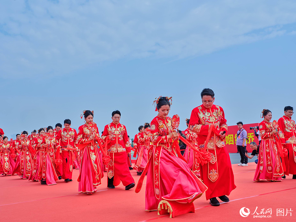 安徽合肥：中铁四局为302对新人举办集体婚礼【2】