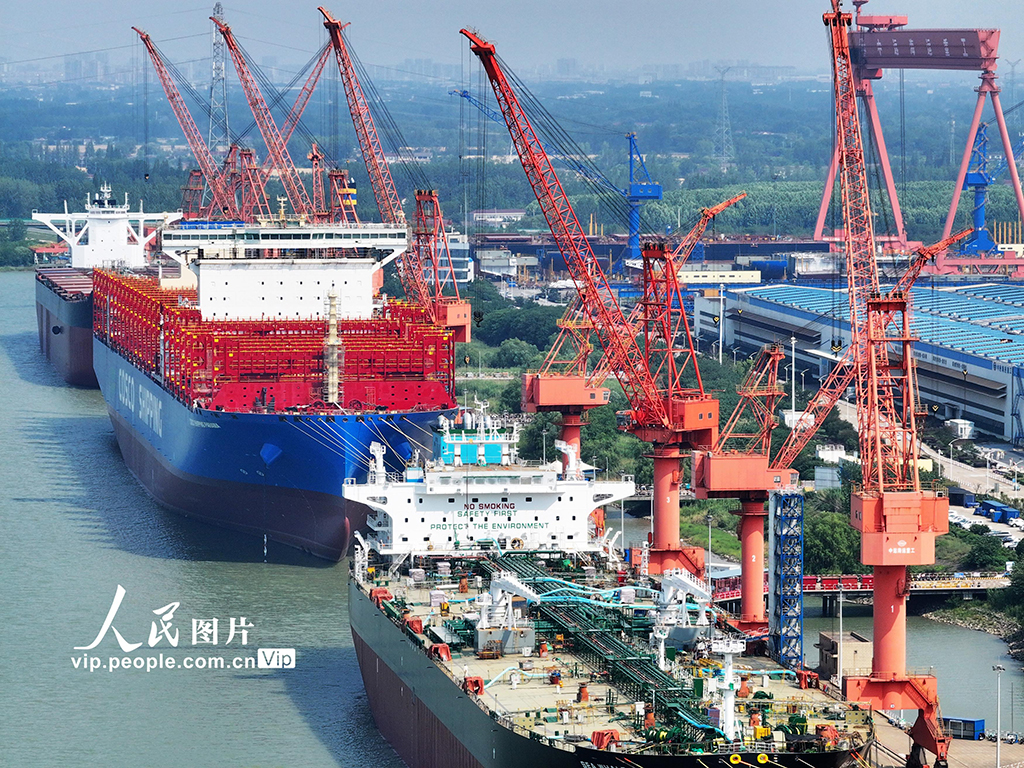 江苏扬州:出口订单旺 船企生产忙【2】