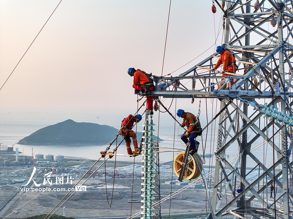 浙江:舟山望海(金塘)220千伏輸變電工程全線貫通【5】