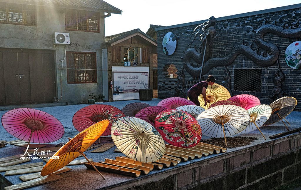 四川瀘州：民間傘藝煥新彩【3】
