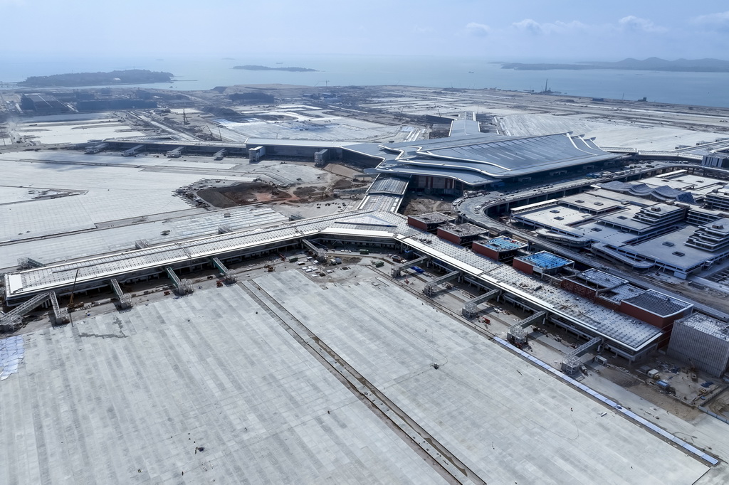 6月9日拍摄的厦门翔安国际机场工程建设现场（无人机照片）。