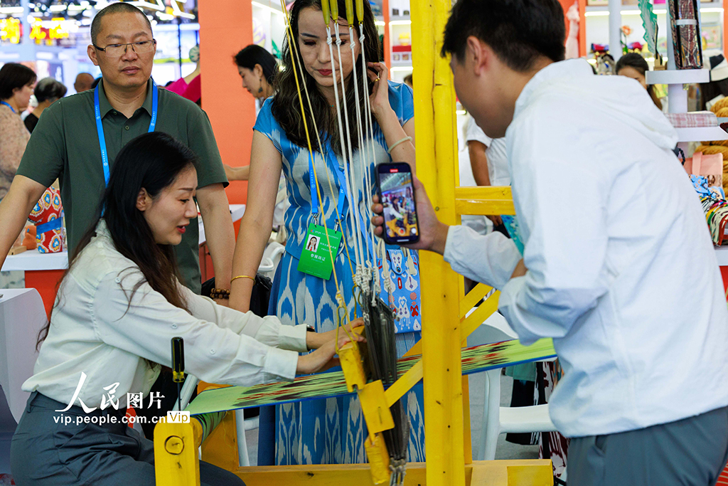 新疆乌鲁木齐:2025(中国)亚欧商品贸易博览会开幕【3】