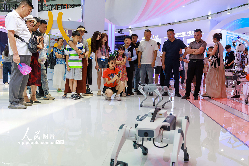 新疆乌鲁木齐:2025(中国)亚欧商品贸易博览会开幕【2】