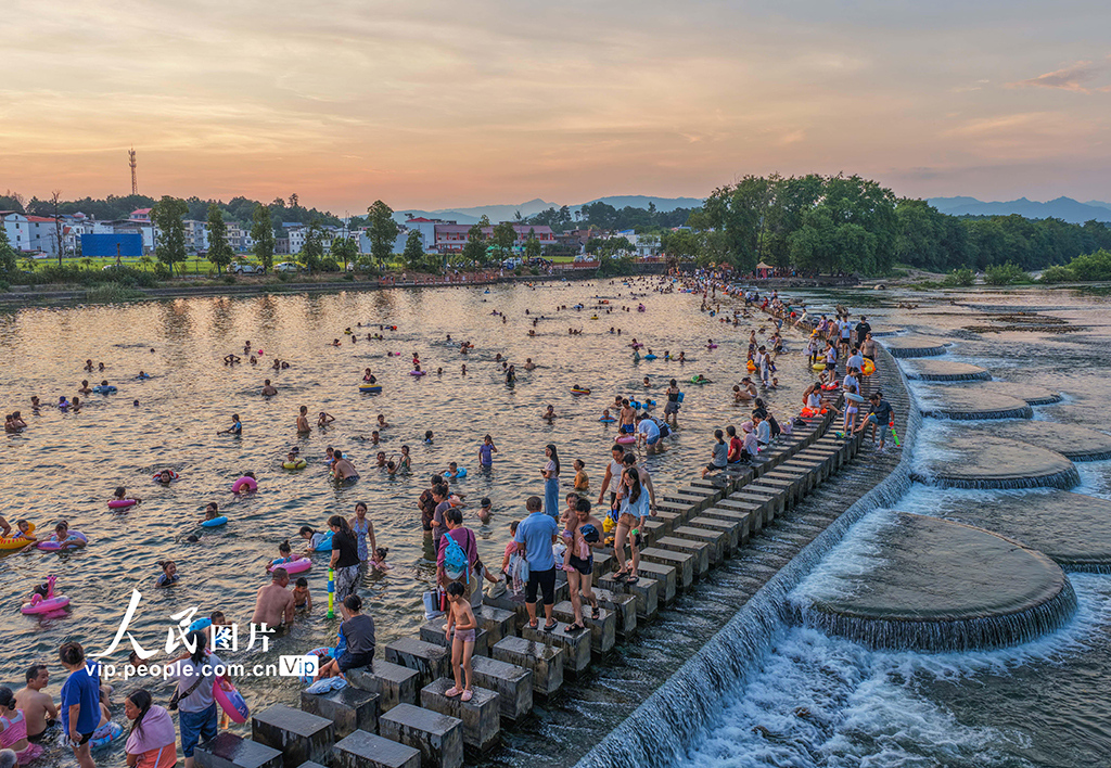 湖南道县：戏水消暑【5】