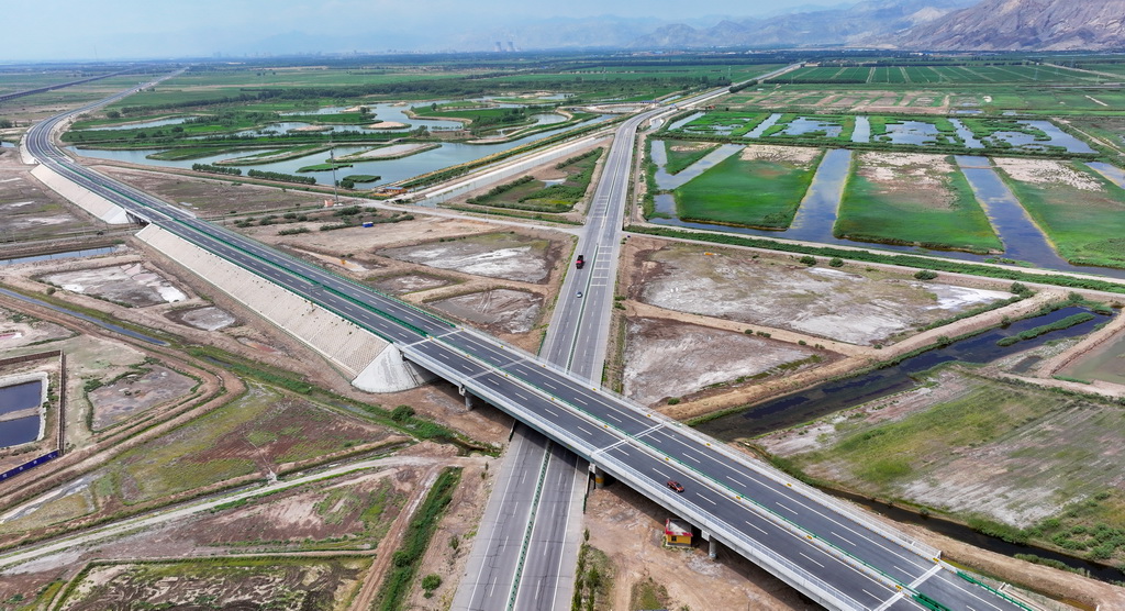 国家高速公路网图片 MAIN1753232425534KP3KV5EL2Y.jpg