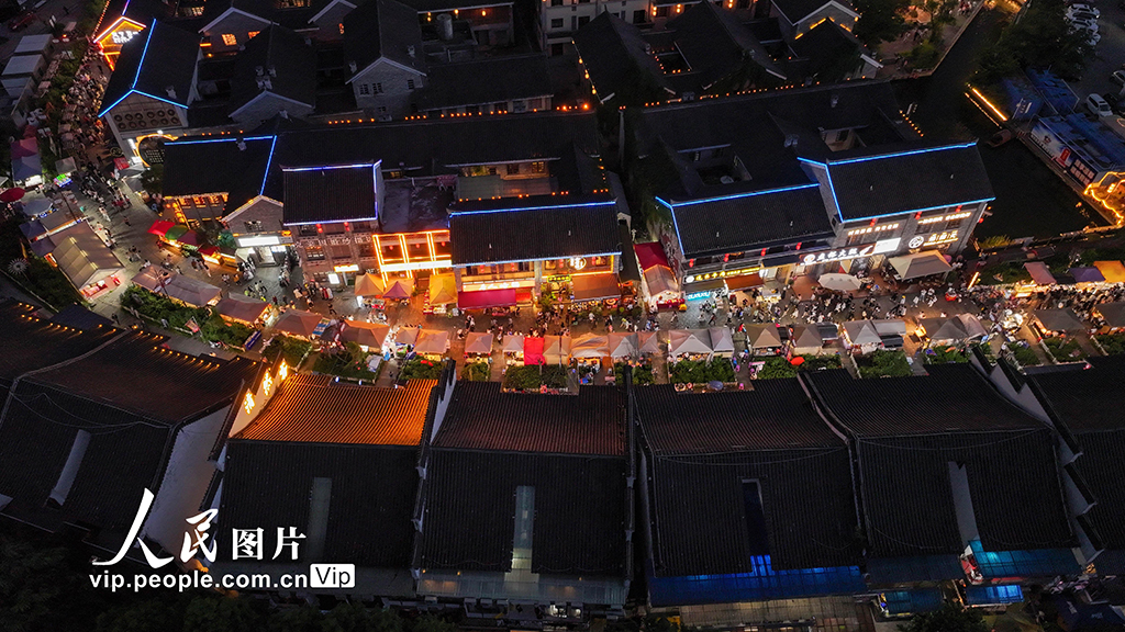 贵州六盘水古镇人气旺