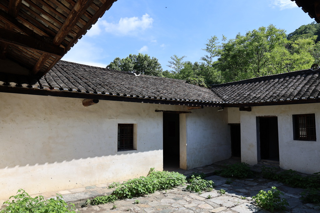 這是位於湖北省孝感市大悟縣白果樹灣村的新四軍第五師國際招待所內一景（7月21日攝）。新華社記者 朱唯希 攝