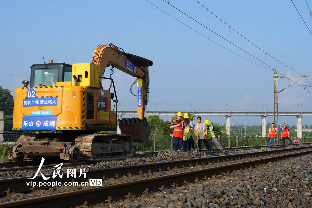 貴州貴陽：滬昆鐵路貴州段大修集中修施工全面啟動【4】