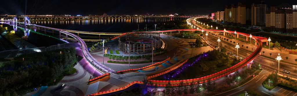 这是7月30日拍摄的和美桥,该桥供行人和非机动车通行(无人机拼接照片)。 新华社记者 姜帆 摄