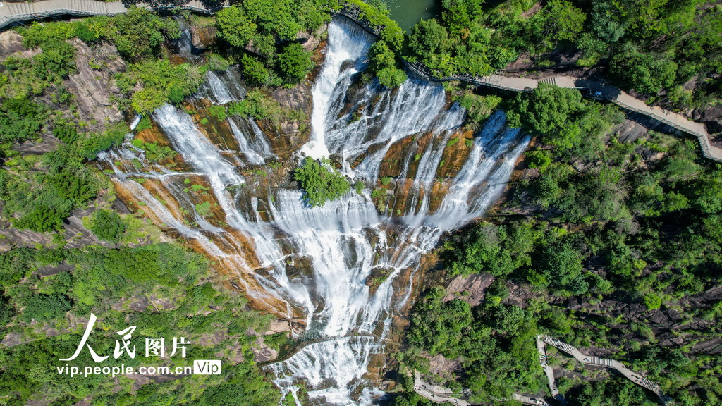 浙江天台：壮美大瀑布