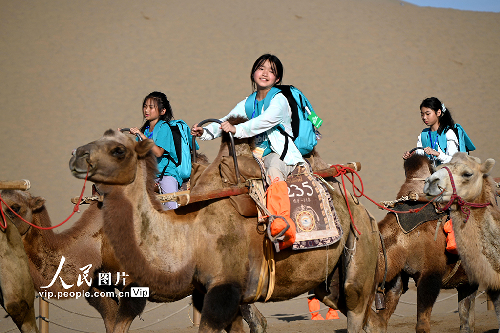 甘肃敦煌：走进大漠 乐享暑期