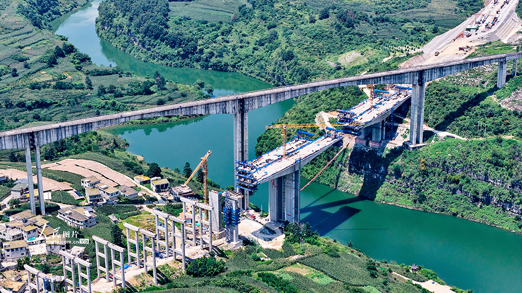 滬昆高速擴容工程安盤段山區智慧梁場完成全部T梁預制任務【4】