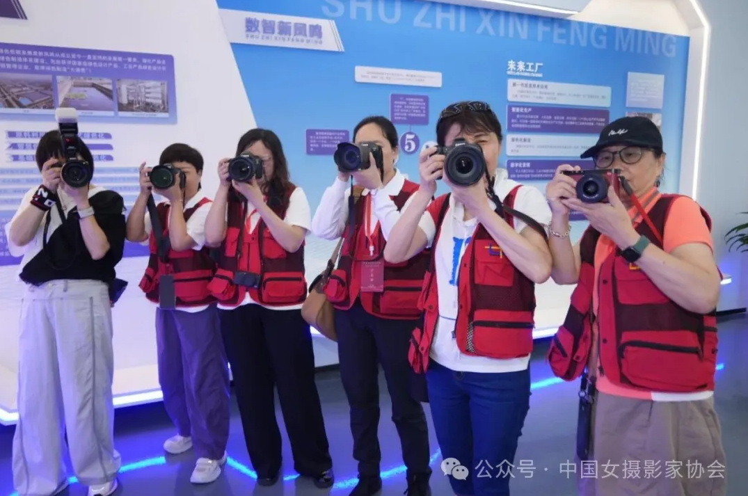 新鳳鳴集團展廳拍攝花絮。