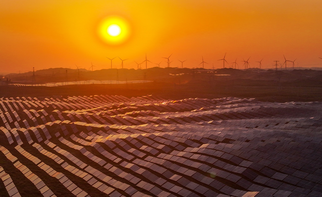 這是8月19日拍攝的“寧電入湘”工程配套新能源項目（無人機照片）。