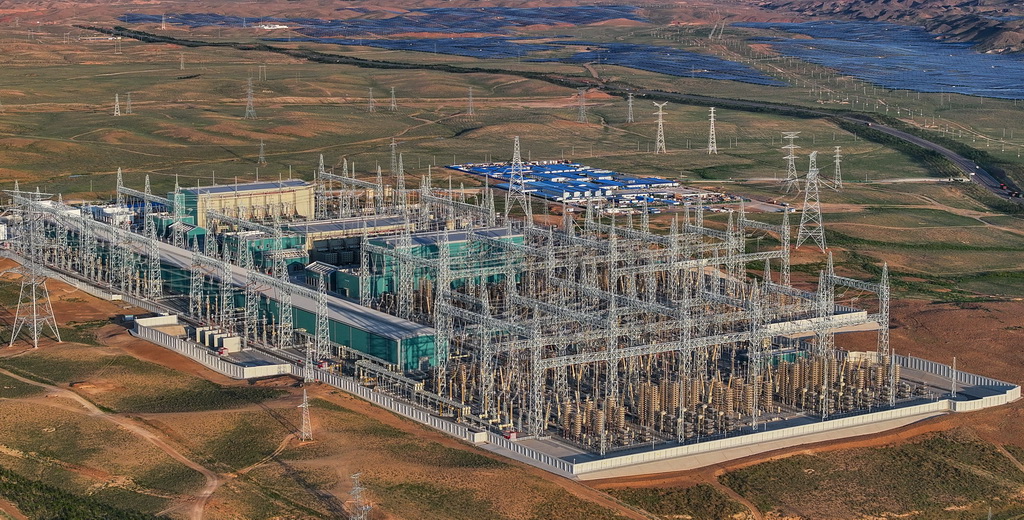 這是8月19日拍攝的“寧電入湘”工程寧夏中衛市中寧換流站（無人機照片）。