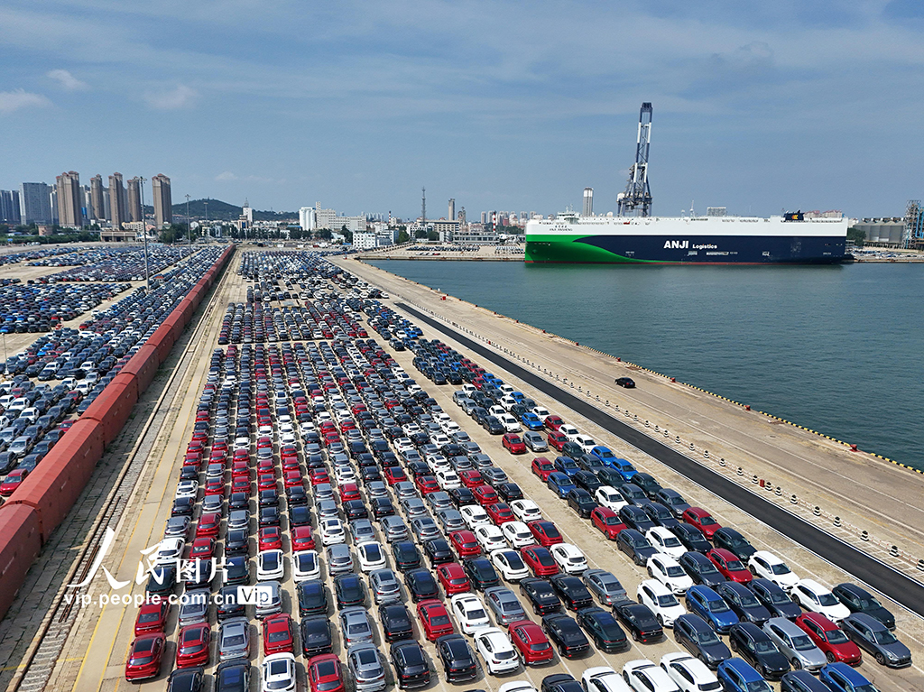 山東煙台：全球最大9500車位汽車運輸船抵港裝車【4】