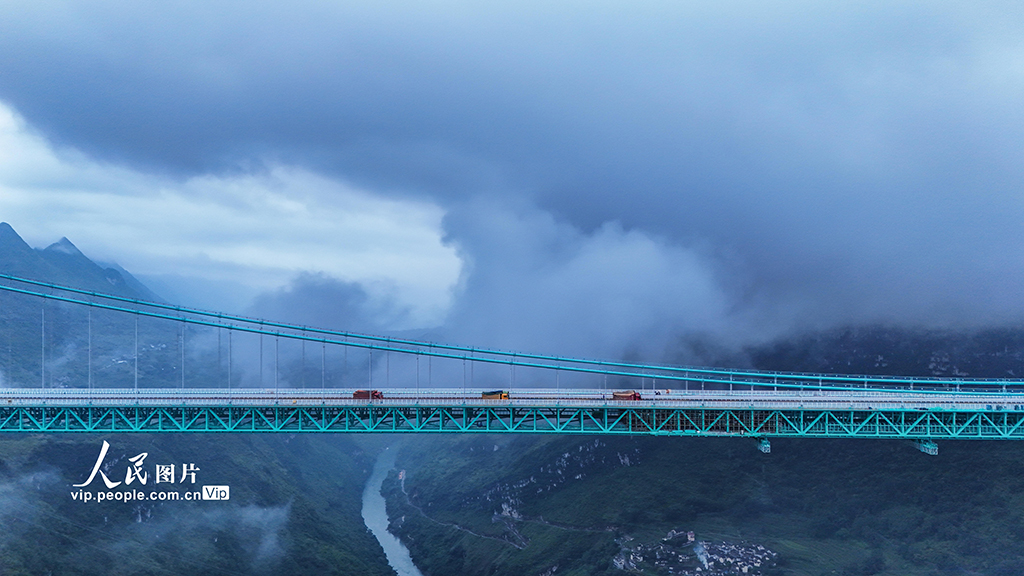貴州：花江峽谷大橋進行荷載試驗【9】