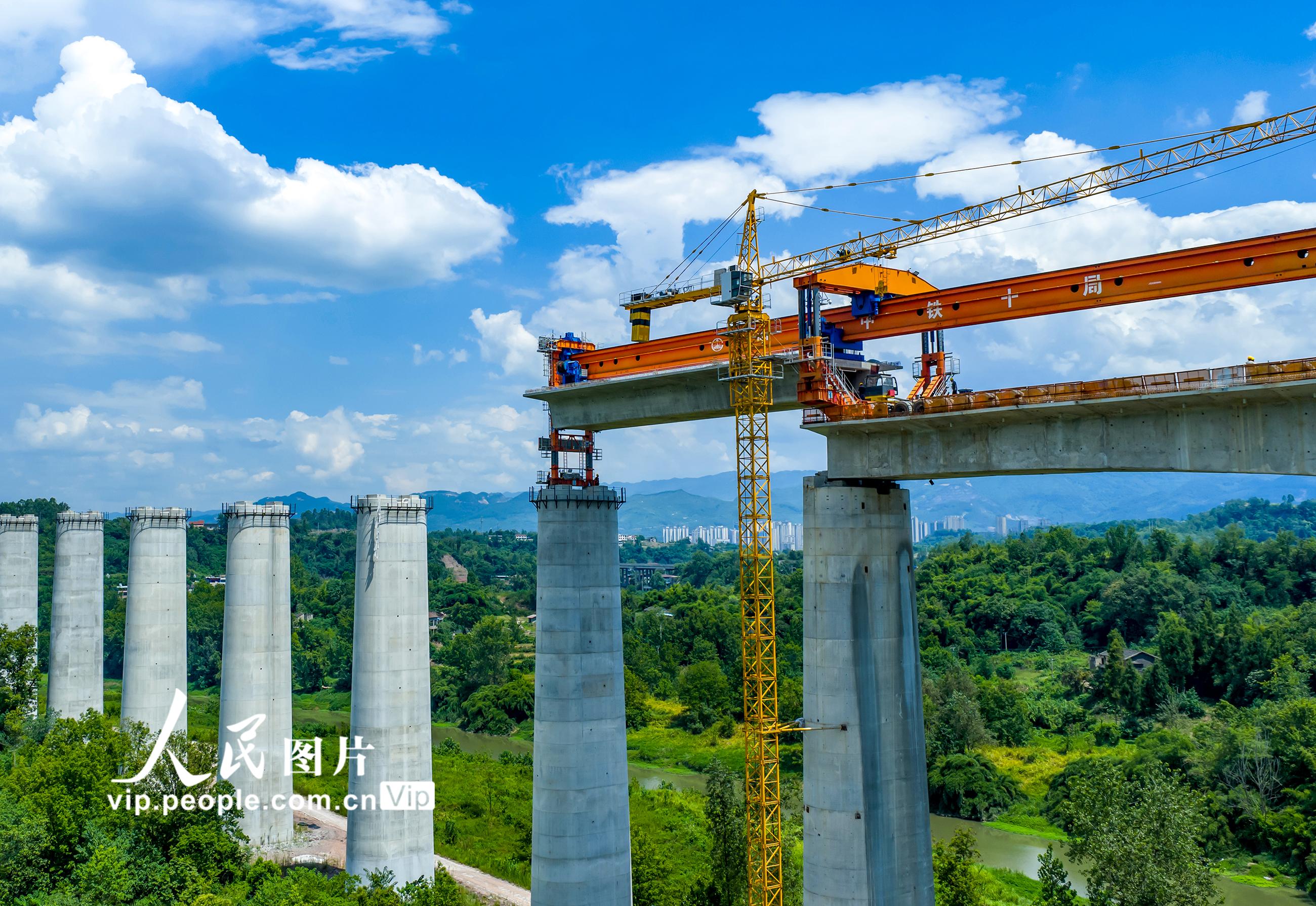 四川华蓥:西渝高铁清溪口特大桥建设正酣【5】