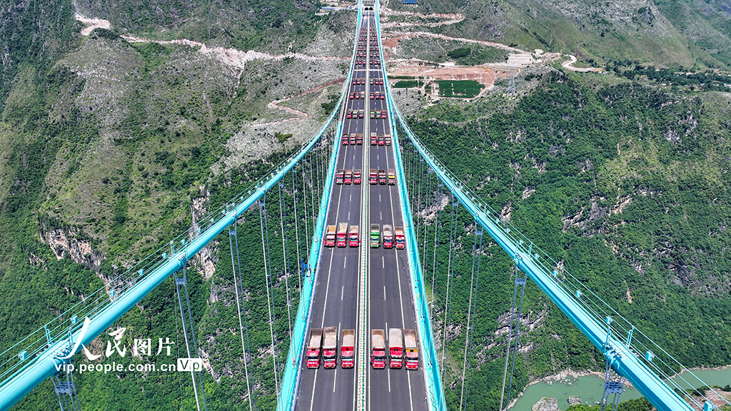 貴州：花江峽谷大橋進行96輛車靜載試驗【4】