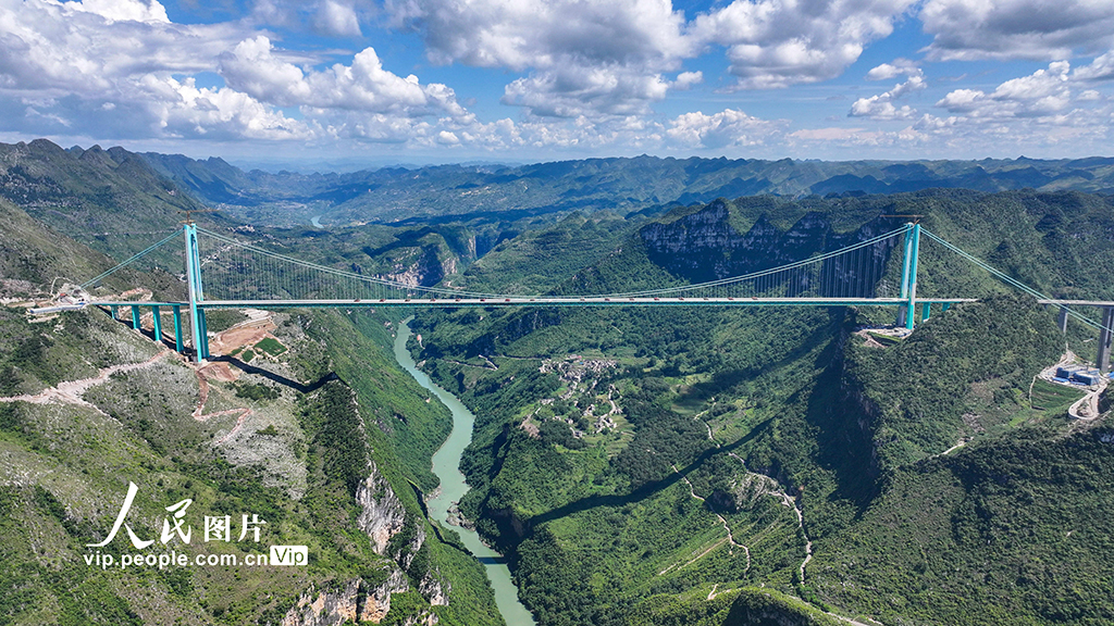 贵州：花江峡谷大桥进行96辆车静载试验【8】