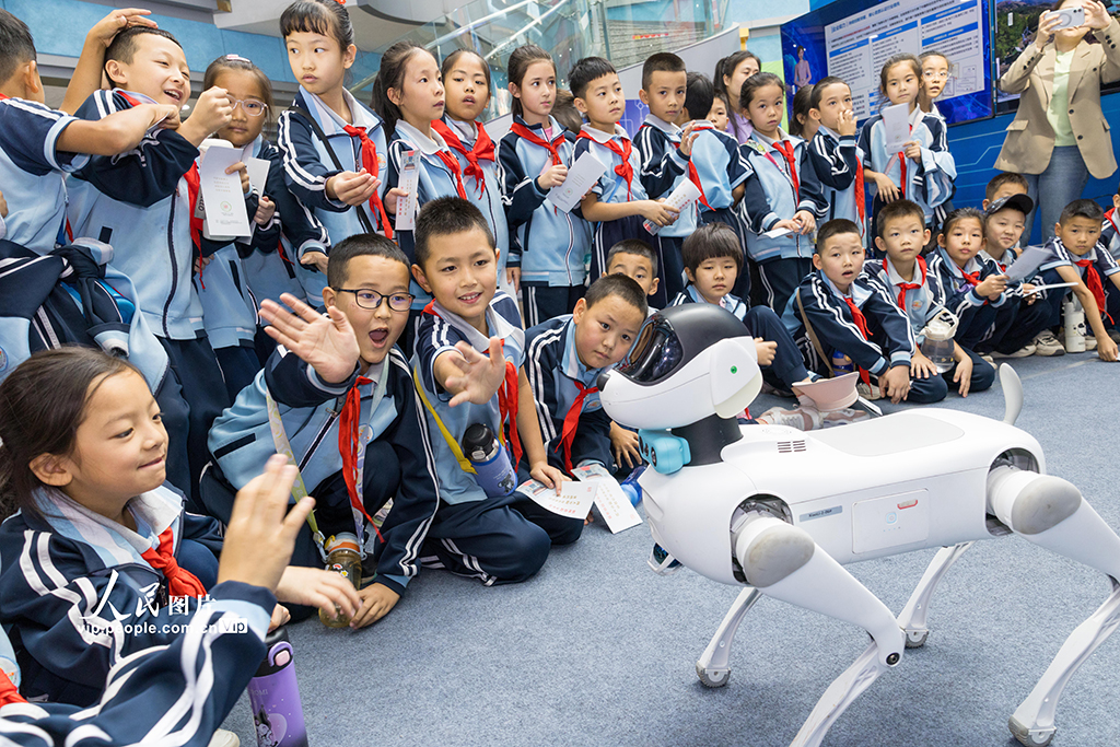 新疆乌鲁木齐：感受科技魅力