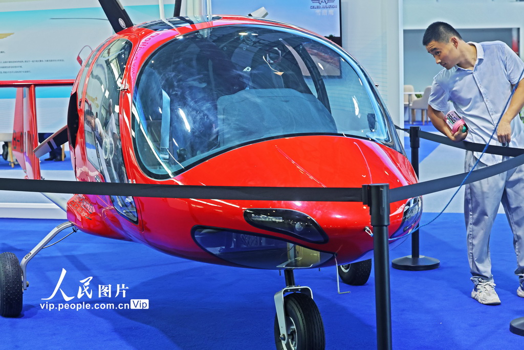 安徽芜湖：2025低空经济发展大会精彩纷呈