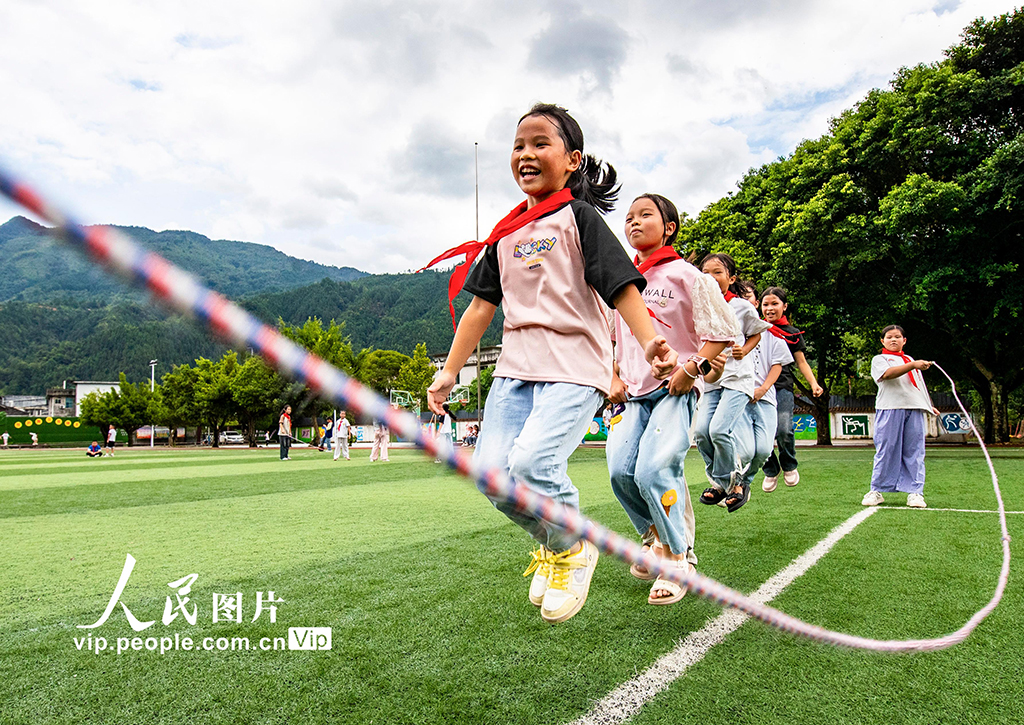 贵州从江：欢乐课间 快乐成长【2】