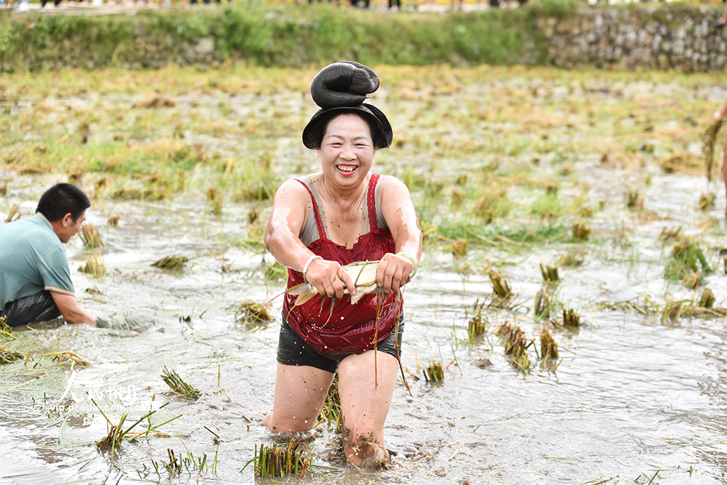 贵州凯里：趣味农事竞赛乐翻天【3】